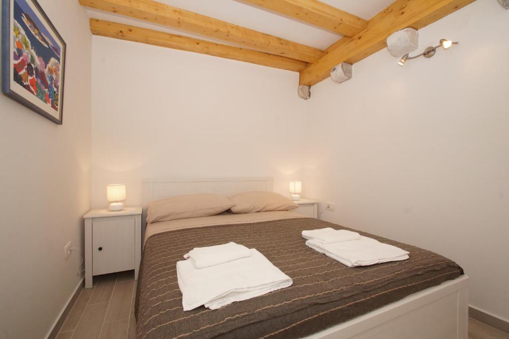 One-Bedroom Apartment 4