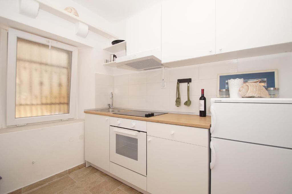 One-Bedroom Apartment 5