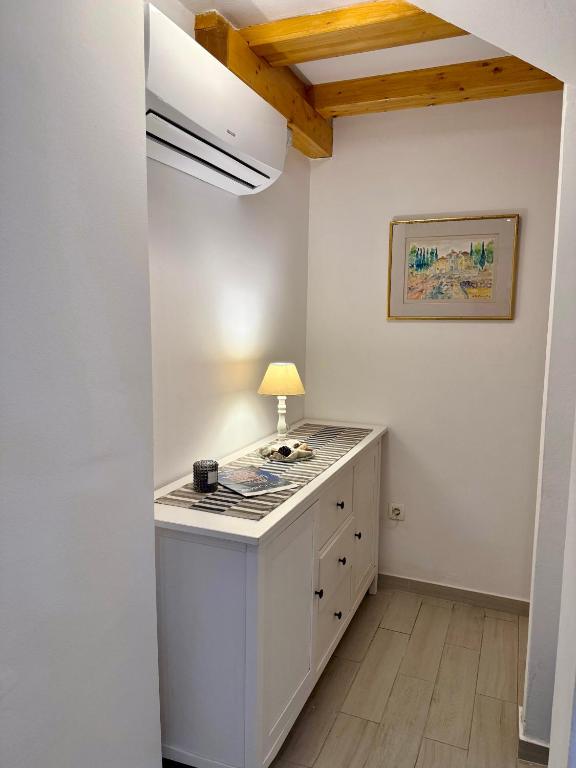 One-Bedroom Apartment 9